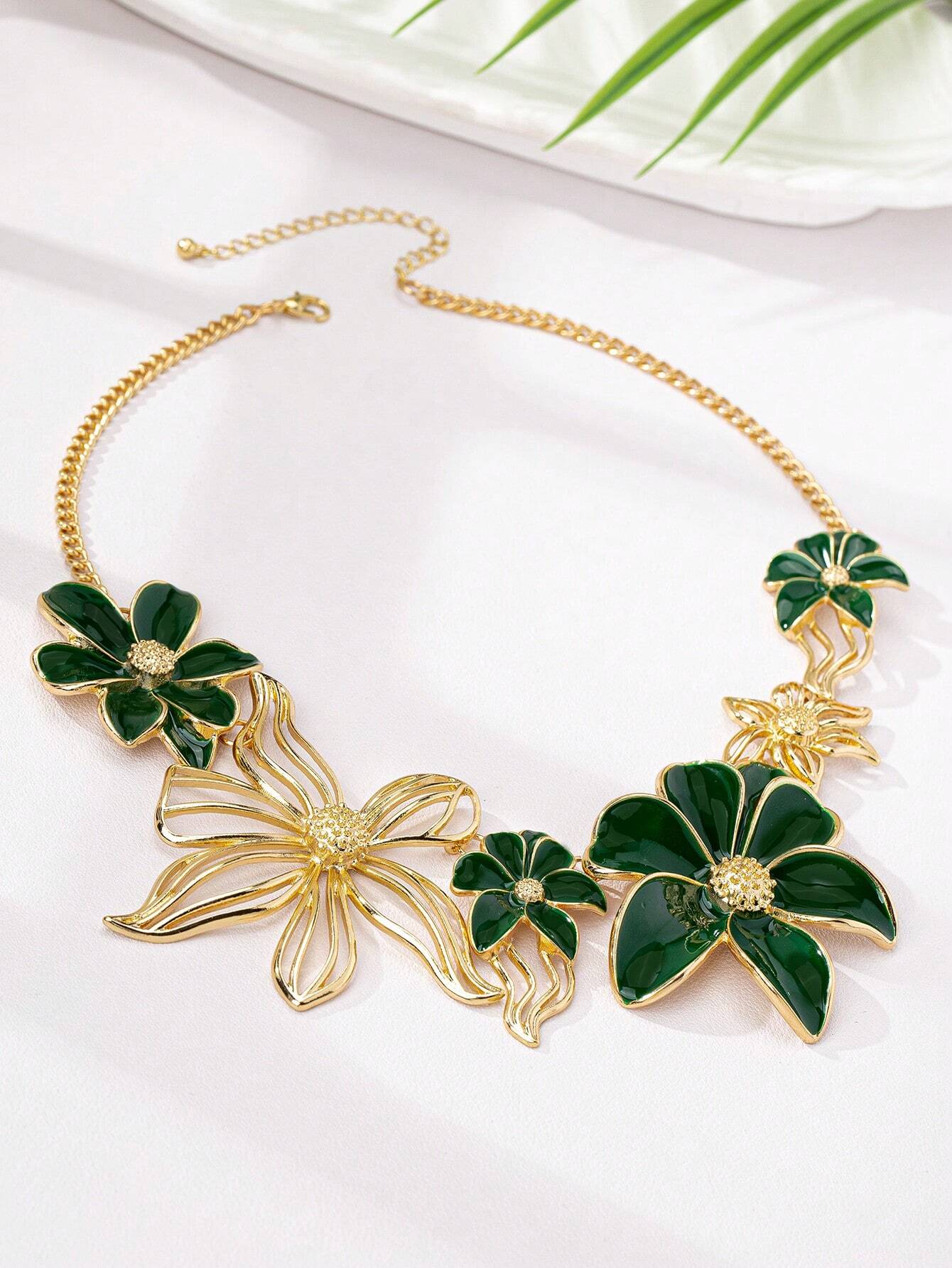 Oversized Golden Flower Pendant Necklace